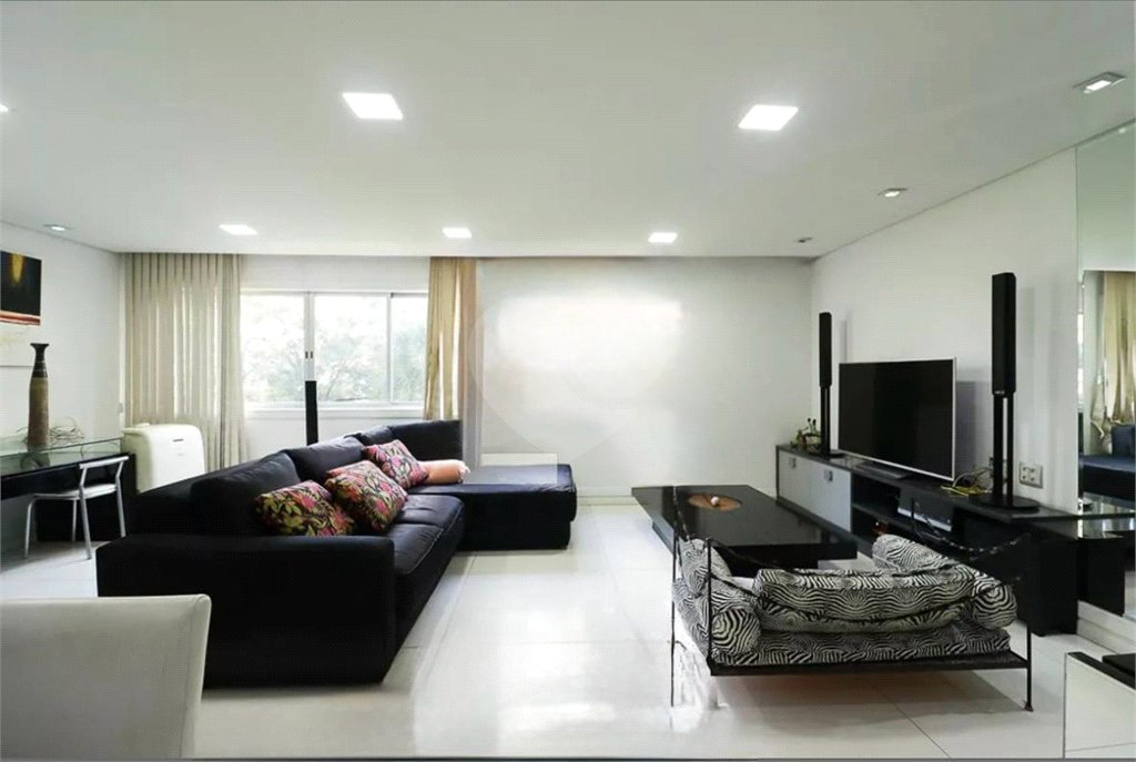 Apartamento à venda com 3 quartos, sendo 1 suíte, em Santana, São Paulo, SP