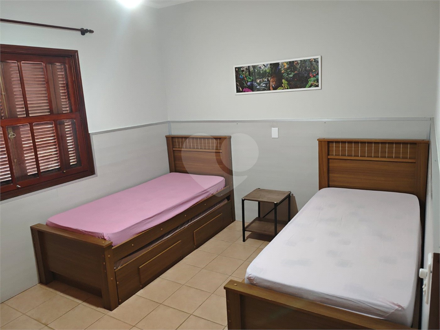 Casa à venda com 4 quartos, sendo 2 suítes,  em Country Residencial Felix, Bom Jesus dos Perdões, SP