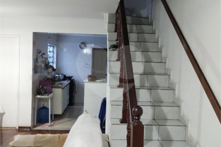 Sobrado à venda com 3 suítes em Vila Marari, São Paulo, SP