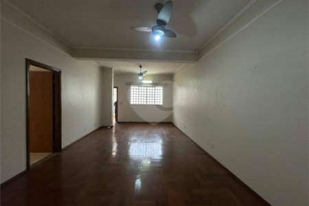Casa à venda com 3 quartos, sendo 2 suítes, em Alto da Boa Vista, Ribeirão Preto, SP