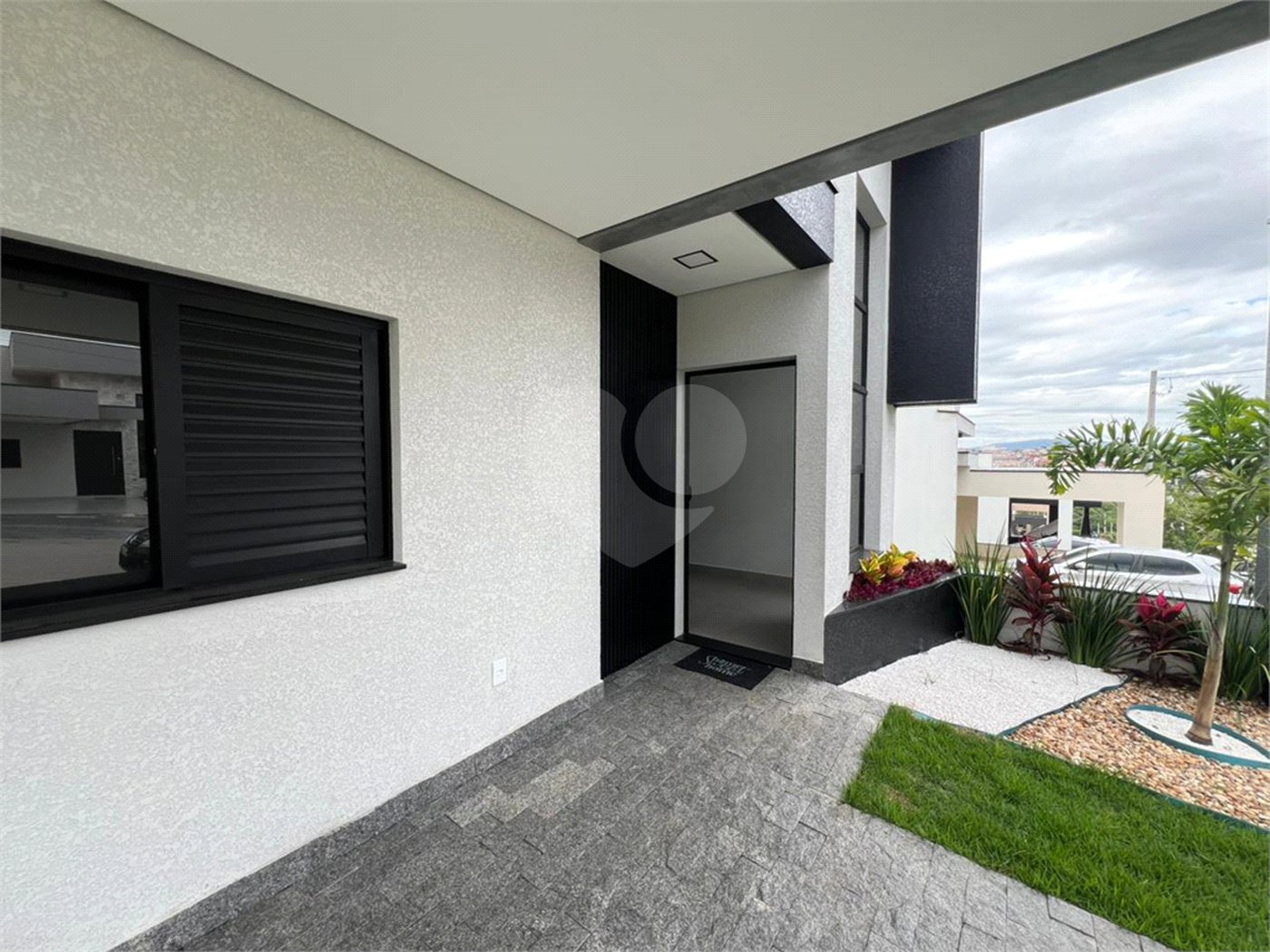 Casa à venda com 3 quartos, sendo 1 suíte, no condomínio Horto Florestal Villagio, Sorocaba - SP
