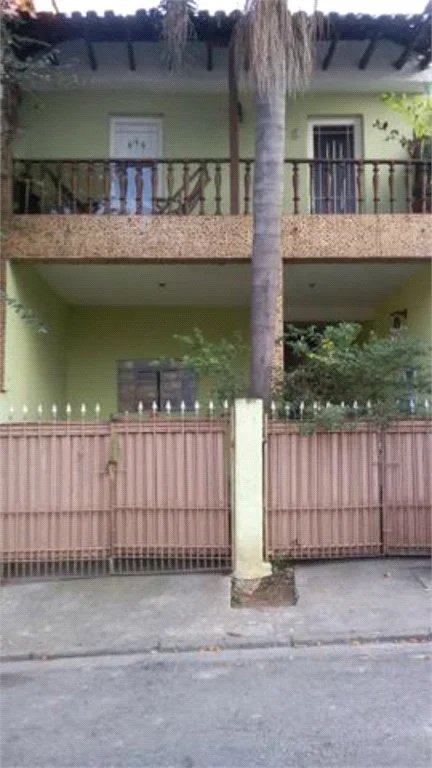 Sobrado à venda com 3 quartos em Jardim Rio Pequeno, São Paulo, SP