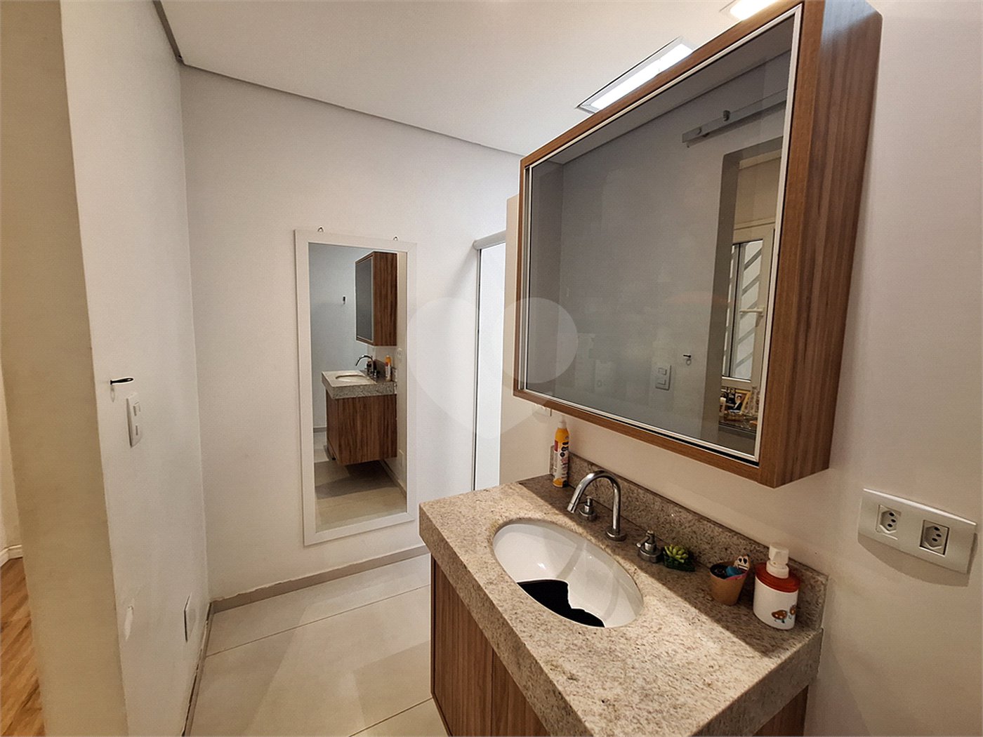 Casa à venda com 3 quartos, sendo 1 suíte, em Chora Menino, São Paulo, SP