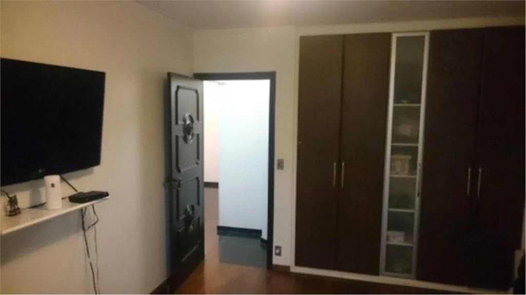 Sobrado à venda com 5 quartos, sendo 2 suítes, em Brooklin Paulista, São Paulo, SP