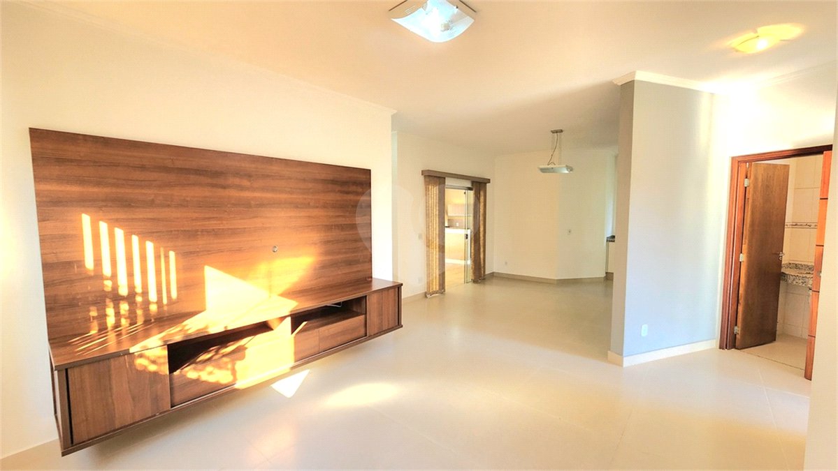 Casa à venda com 3 quartos, sendo 1 suíte, no condomínio Bouganville, Araraquara - SP