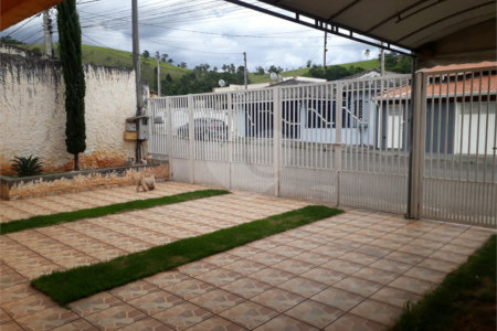 Casa à venda com 2 quartos no Centro, Bom Jesus dos Perdões, SP
