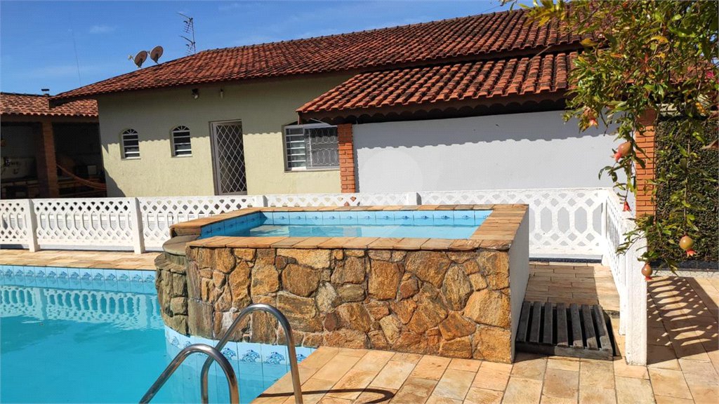 Casa Térrea para alugar com 3 quartos, sendo 1 suíte, em Jardim Alvinópolis, Atibaia, SP