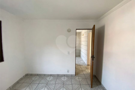 Apartamento para alugar com 2 quartos em Jardim Adriane, Itaquaquecetuba, SP