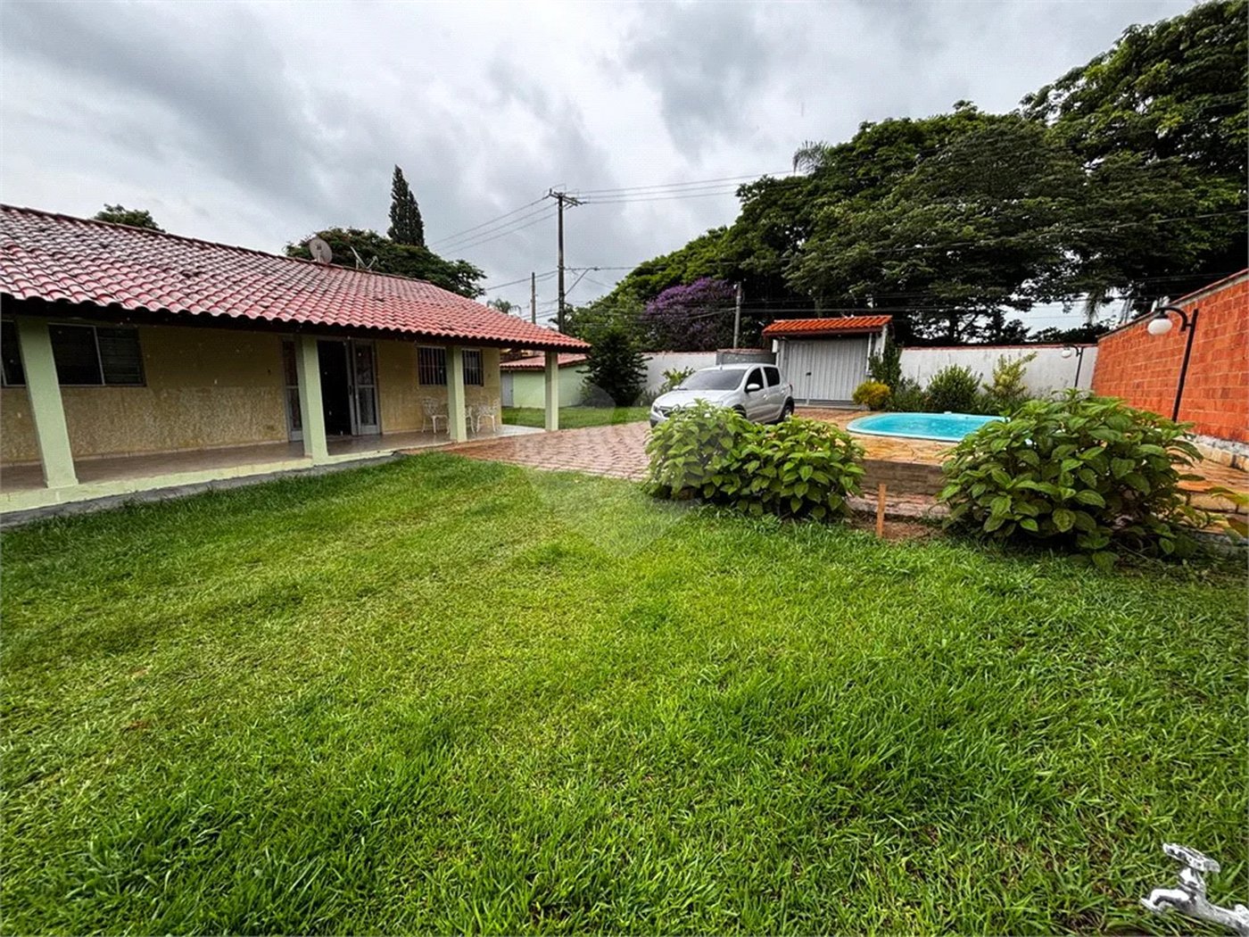 Casa à venda com 4 quartos, sendo 2 suítes, no condomínio Zuleika Jabour, Salto - SP