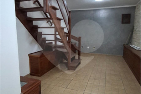 Casa à venda com 2 suítes no condomínio Village Palmas, São Paulo - SP