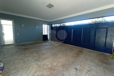 Casa à venda com 3 suítes em Vila Nastri, Itapetininga, SP