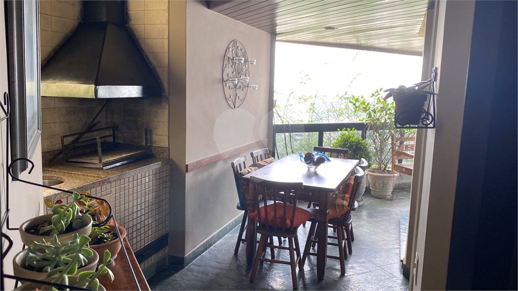 Apartamento à venda com 3 suítes em Vila Suzana, São Paulo, SP