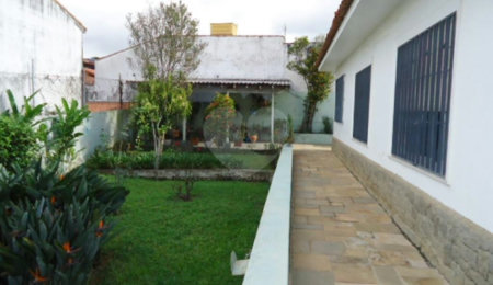 Casa Térrea à venda com 4 quartos, sendo 1 suíte,  em Jardim Peri, São Paulo, SP