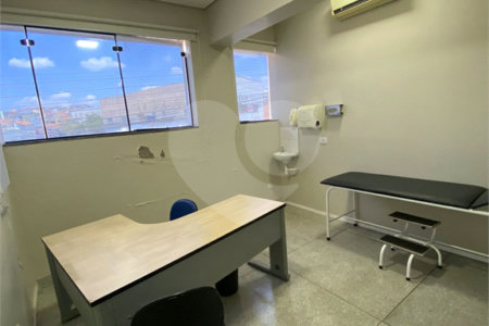 Salão para alugar em Vila Romanópolis, Ferraz de Vasconcelos, SP
