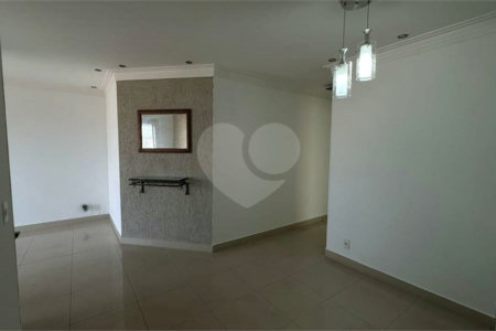 Apartamento à venda com 3 quartos, sendo 1 suíte, em Parque Maria Luiza, São Paulo, SP