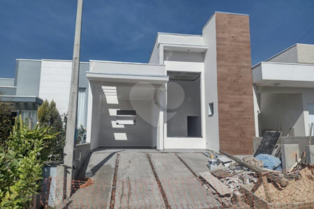 Casa à venda com 3 quartos, sendo 1 suíte, no condomínio Village Moutonnée, Salto - SP