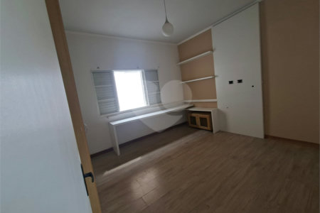 Casa à venda ou para alugar com 3 quartos, sendo 1 suíte, em Vila Aparecida, Itapetininga, SP