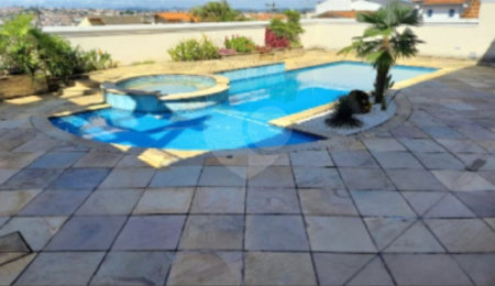 Sobrado à venda com 6 suítes em Vila Santista, Atibaia, SP