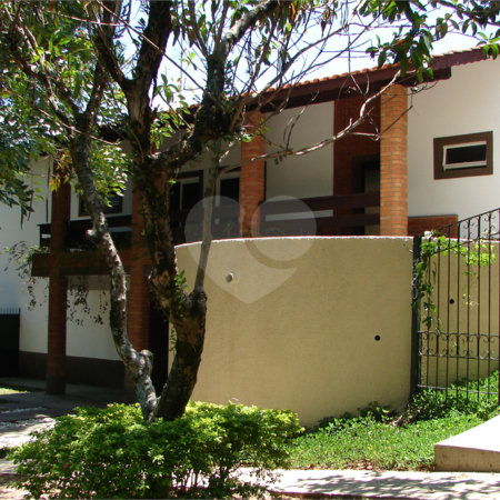 Casa à venda com 3 quartos, sendo 1 suíte, no condomínio Estância Marambaia, Vinhedo - SP
