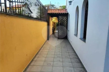 Sobrado à venda com 4 quartos, sendo 1 suíte, em Jardim Pinheiros, São Paulo, SP
