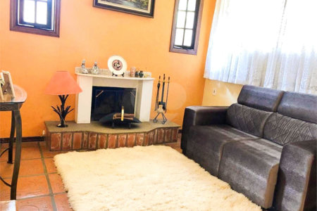 Casa à venda com 3 quartos, sendo 1 suíte,  no condomínio Vivenda das Vinhas, Vinhedo - SP