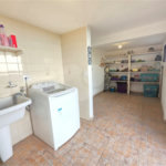 Casa à venda com 3 quartos, sendo 1 suíte, no condomínio Estância Marambaia, Vinhedo - SP