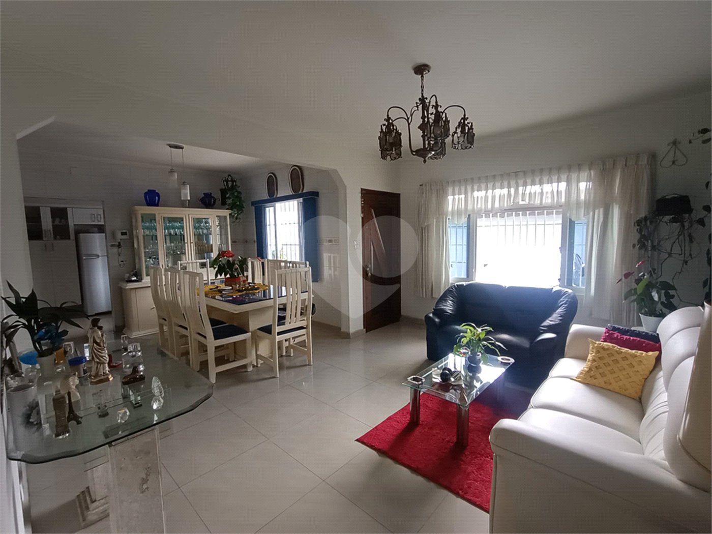 Casa à venda com 4 quartos, sendo 1 suíte,  em Jardim Armênia, Mogi das Cruzes, SP
