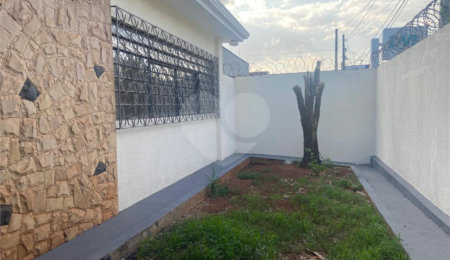 Casa à venda com 3 quartos, sendo 1 suíte,  no Centro, Araraquara, SP