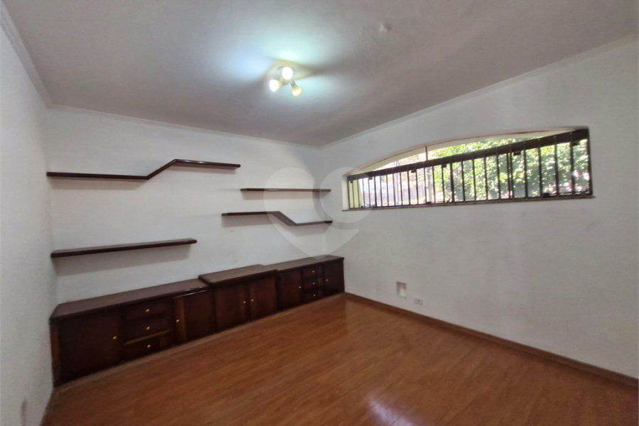 Sobrado à venda com 4 quartos, sendo 3 suítes, em Jardim São Bento, São Paulo, SP