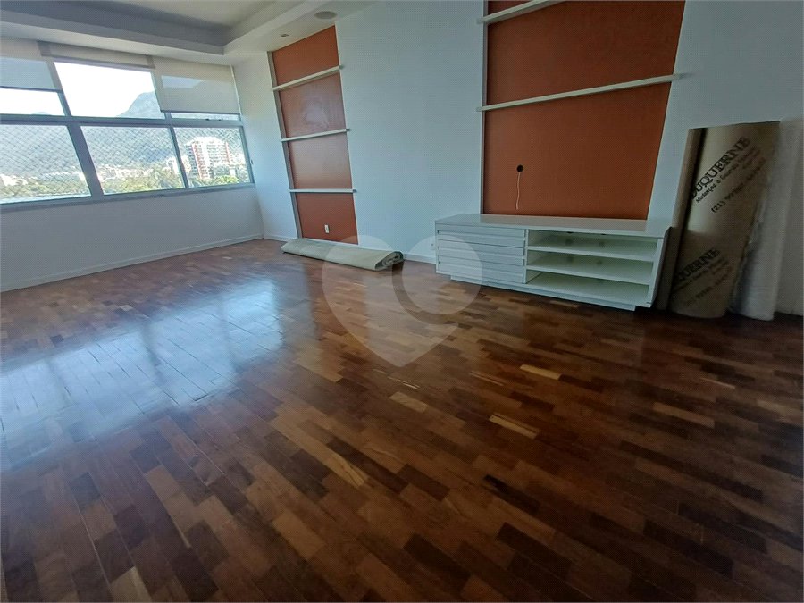 Apartamento à venda com 3 quartos, sendo 1 suíte,  em Lagoa, Rio de Janeiro, RJ