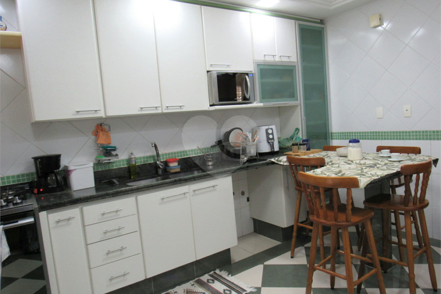 Sobrado à venda com 4 quartos, sendo 2 suítes, em Tremembé, São Paulo, SP