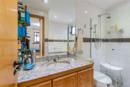 Apartamento à venda com 3 suítes em Vila Regente Feijó, São Paulo, SP