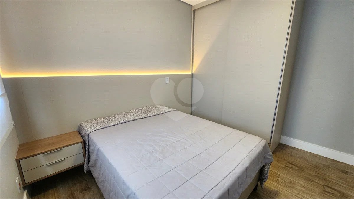 Casa à venda com 3 suítes no condomínio Via Castelli, Louveira - SP