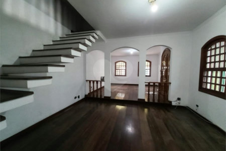 Casa à venda com 3 quartos, sendo 1 suíte, em Jardim das Vertentes, São Paulo, SP
