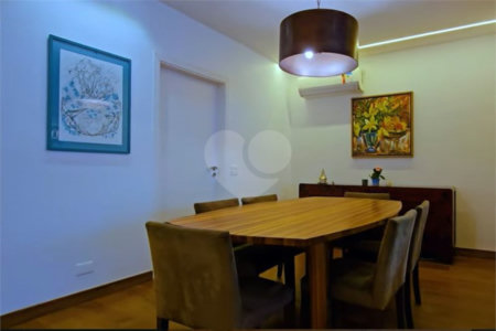 Casa à venda com 4 quartos, sendo 1 suíte, em Jardim Europa, São Paulo, SP
