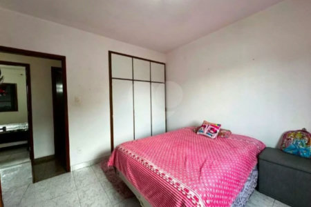 Casa com 124m² , 3 dormitórios , 4 vagas de garagem , à venda , na Vila Sacadura Cabral em Santo André.