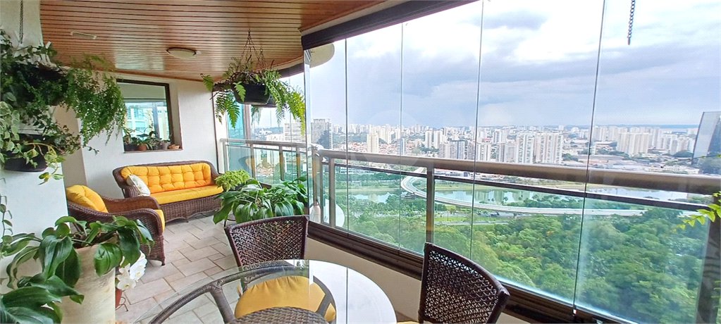 Apartamento à venda com 4 suítes em Jardim Fonte do Morumbi, São Paulo, SP