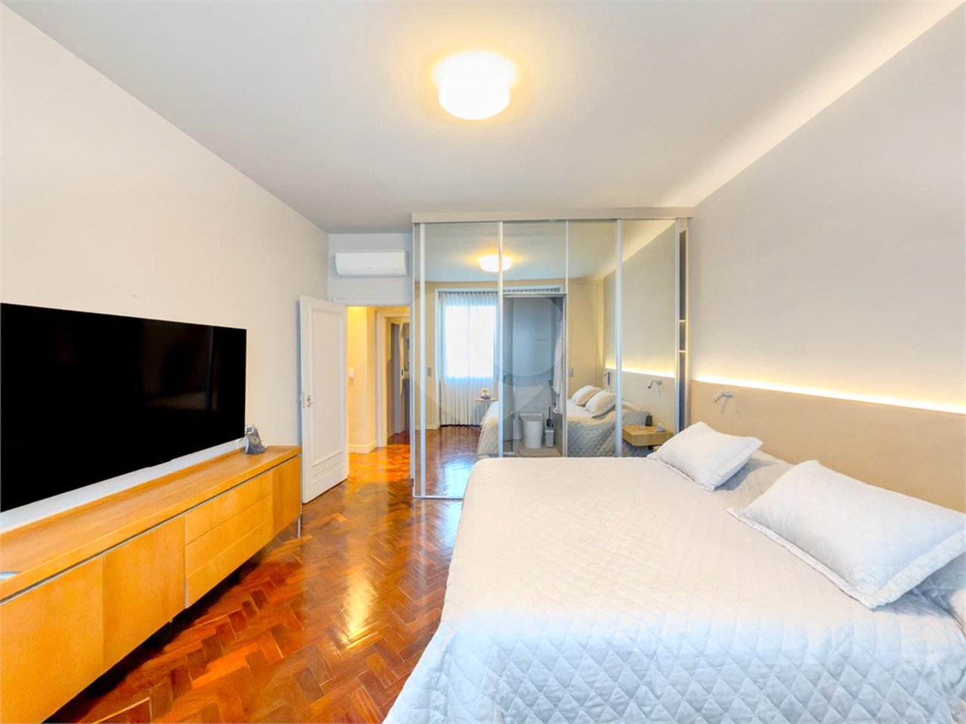 Apartamento à venda com 4 quartos, sendo 1 suíte,  em Copacabana, Rio de Janeiro, RJ
