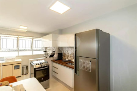 Apartamento à venda com 3 quartos, sendo 1 suíte,  em Moema, São Paulo, SP