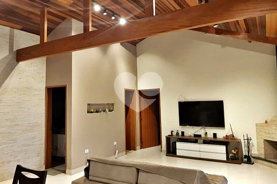 Casa à venda ou para alugar com 3 suítes no condomínio Jardim da Montanha I, Mairiporã - SP