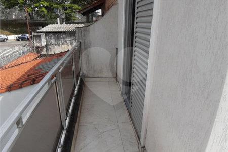 Sobrado à venda com 3 quartos em Parque Casa de Pedra, São Paulo, SP