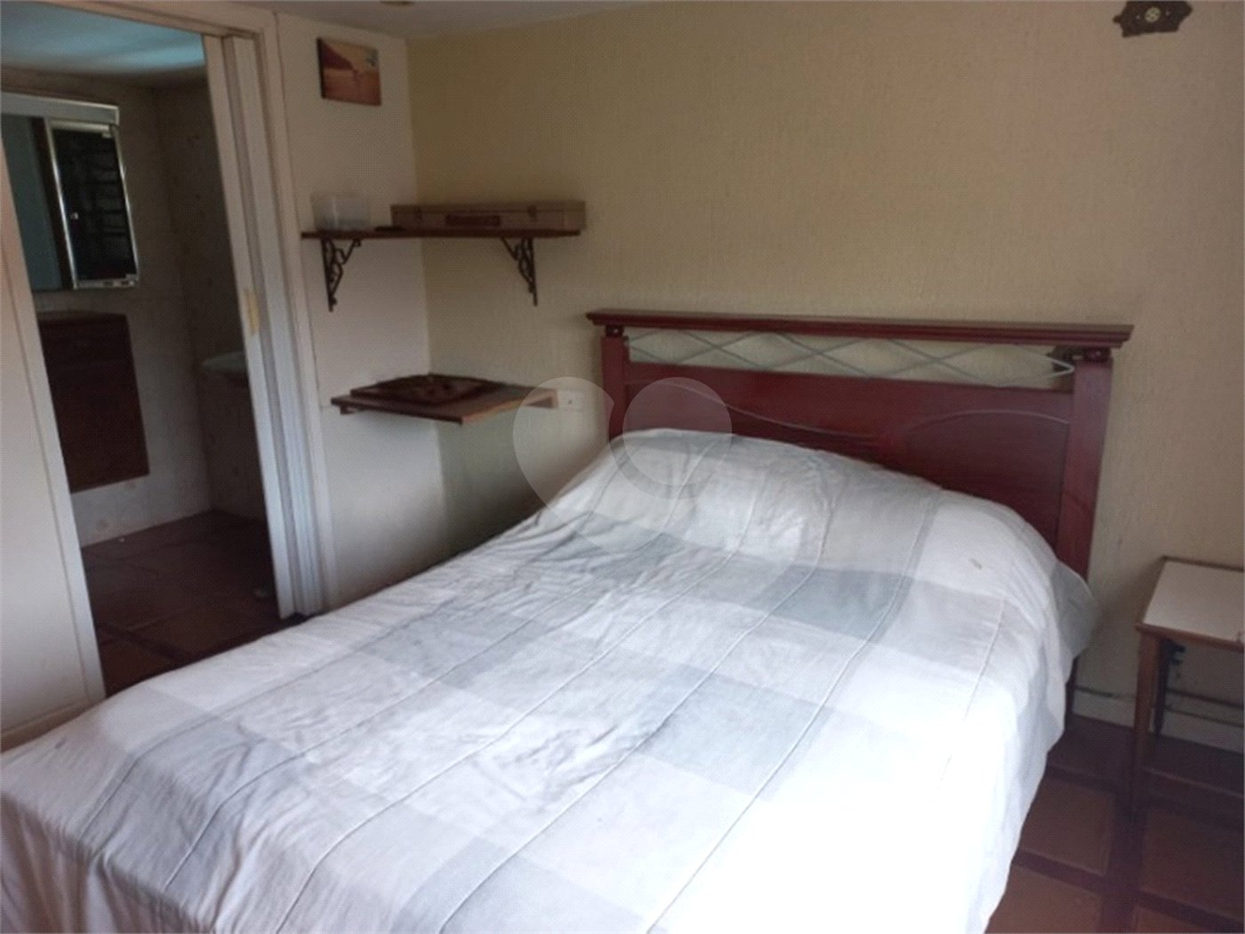 Casa à venda com 4 quartos, sendo 2 suítes, no condomínio Residencial Ypeville, Mairiporã - SP
