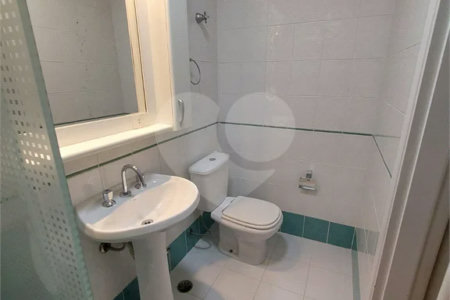 Sobrado á venda com 102m²- Vila Bertioga.