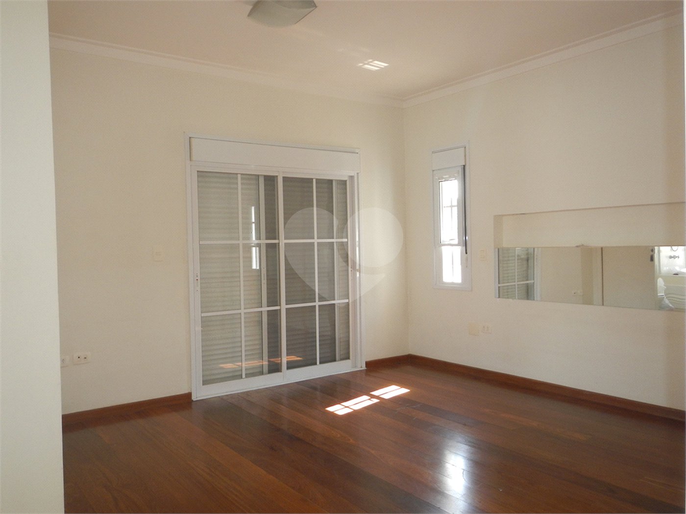 Casa à venda na Saúde c/293m2 - 4 Suítes/4 Salas/3 Vagas na garagem
