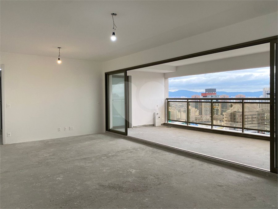 Apartamento à venda com 4 quartos, sendo 2 suítes,  em Perdizes, São Paulo, SP