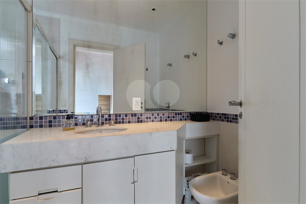 Apartamento à venda com 4 quartos, sendo 3 suítes, em Campo Belo, São Paulo, SP