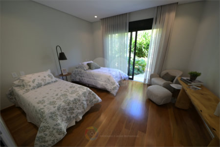 Casa à venda com 4 suítes no condomínio Villa dos Pinheiros, Indaiatuba - SP