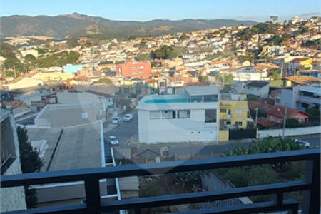 Sobrado à venda com 2 suítes em Jardim Imperial, Atibaia, SP