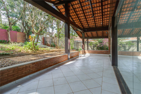 Casa Térrea à venda ou para alugar com 5 quartos, sendo 1 suíte, em Jardim Marajoara, São Paulo, SP