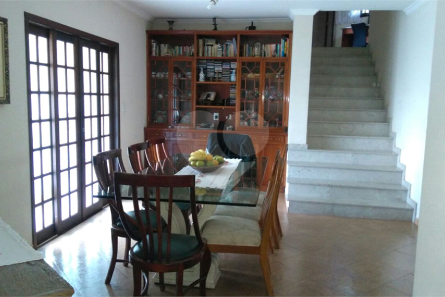 Casa à venda ou para alugar com 3 quartos, sendo 1 suíte, no condomínio Alpes de Caieiras, Caieiras - SP
